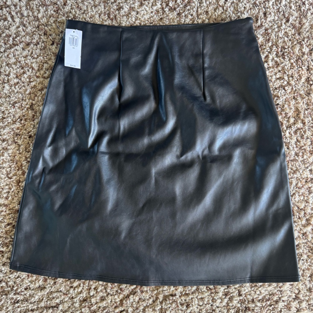 Old Navy Black Faux Leather Skirt